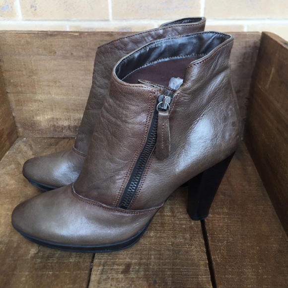 Firenze Women Black Ankle Boots booties Size 8 1/5 - Picture 3 of 8